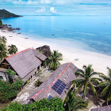 Shambala Madagascar: Beachfront Lodge And Adventures Ambolobozo Luaran gambar