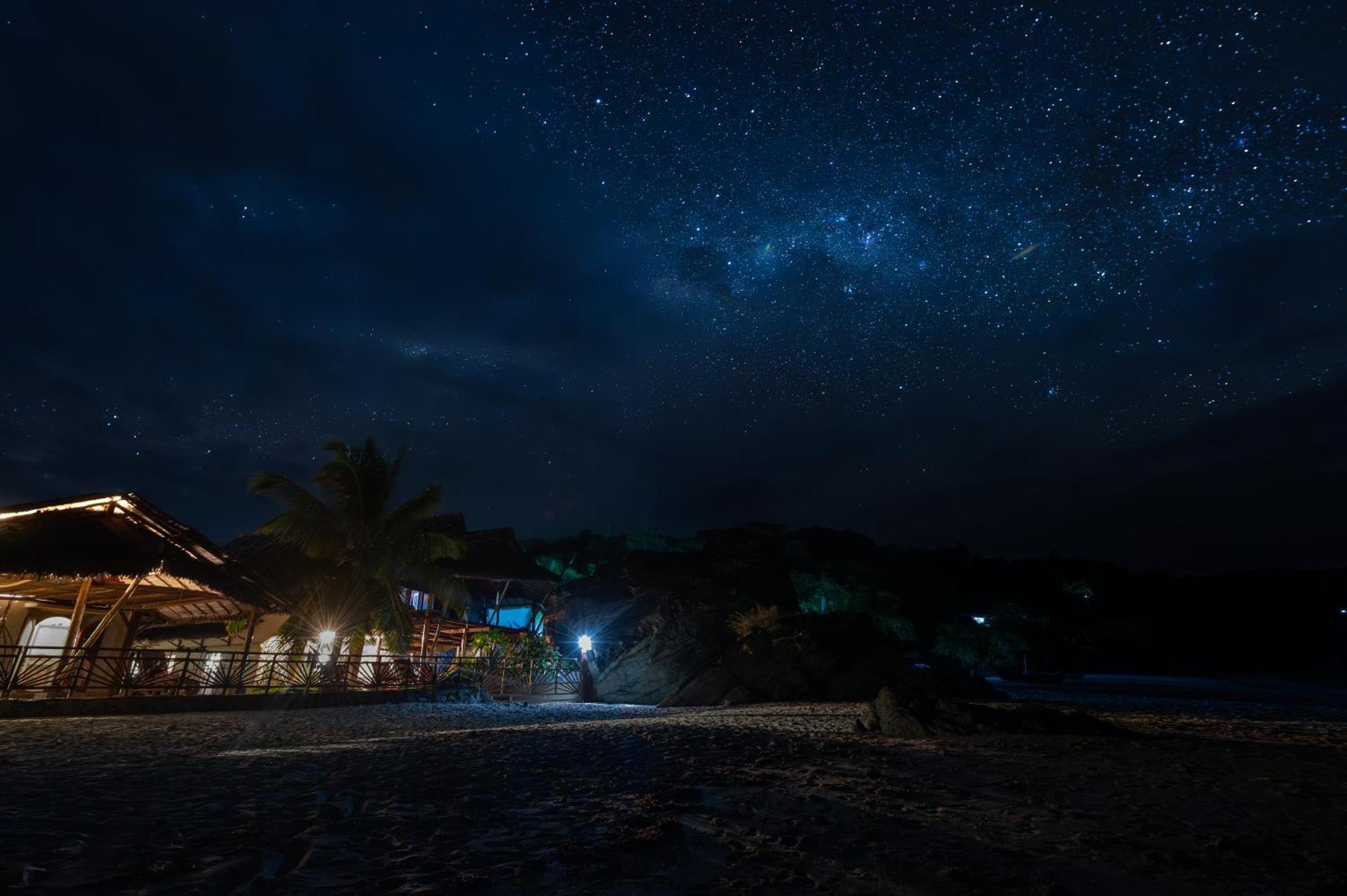 Shambala Madagascar: Beachfront Lodge And Adventures Ambolobozo Luaran gambar