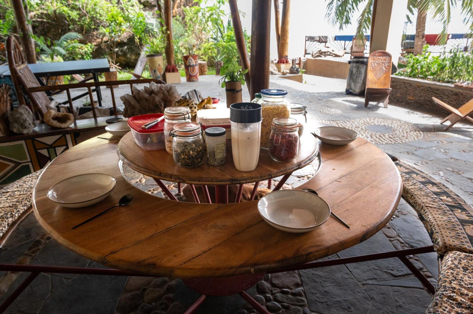 Shambala Madagascar: Beachfront Lodge And Adventures Ambolobozo Luaran gambar