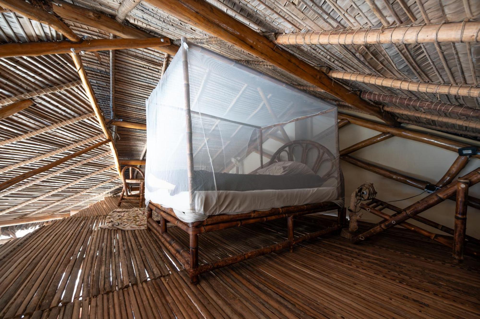 Shambala Madagascar: Beachfront Lodge And Adventures Ambolobozo Luaran gambar