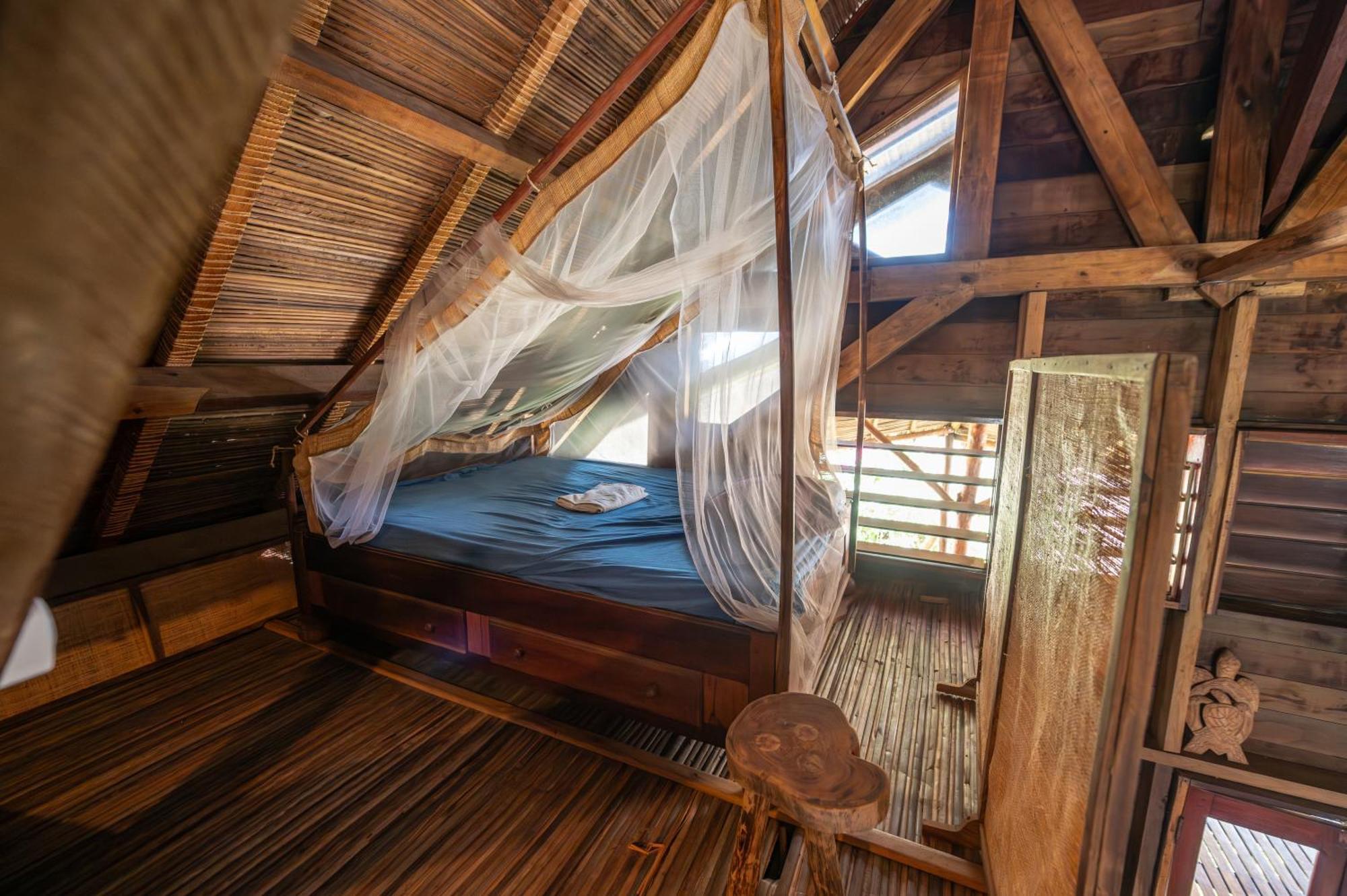 Shambala Madagascar: Beachfront Lodge And Adventures Ambolobozo Luaran gambar