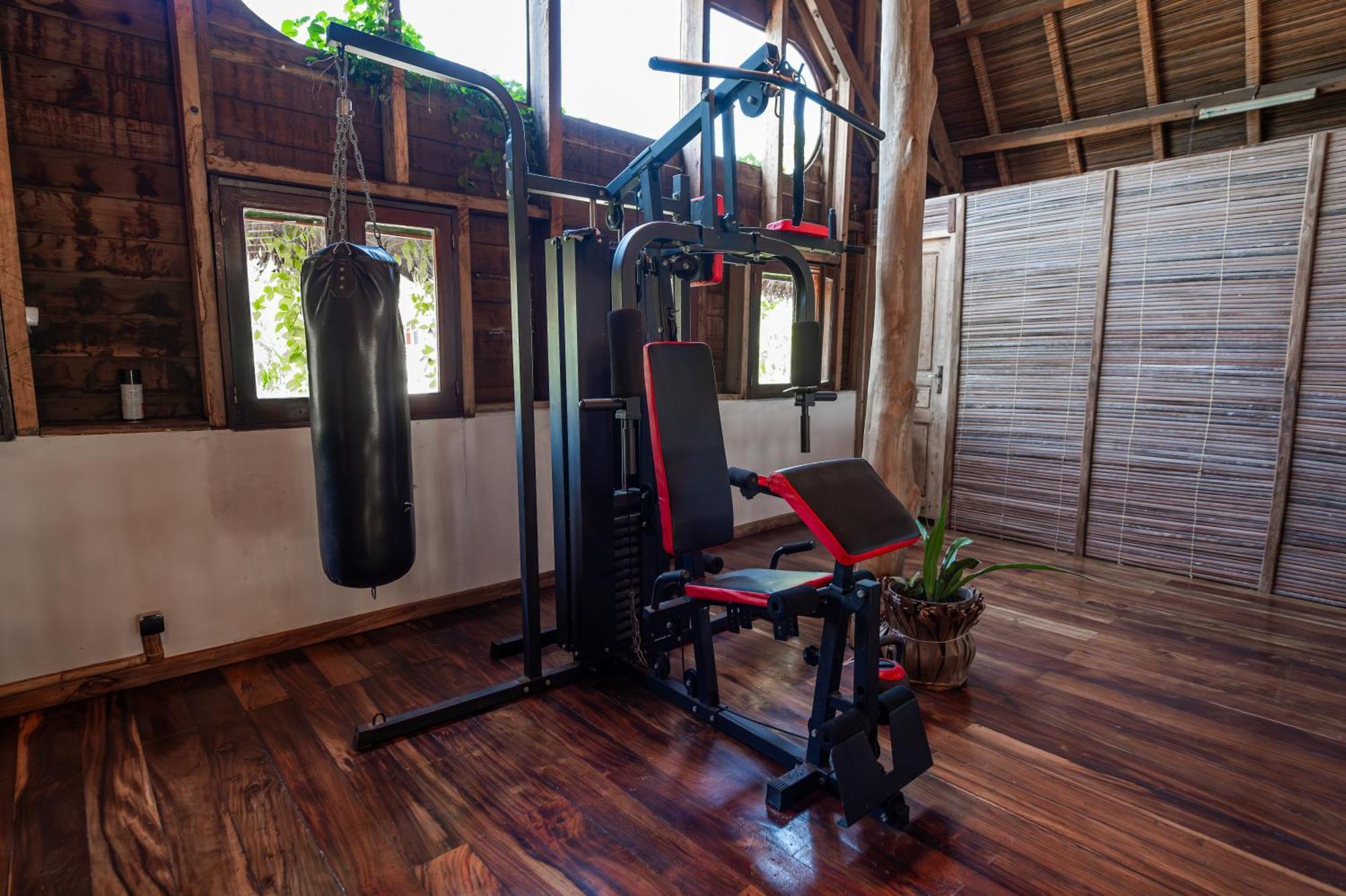 Shambala Madagascar: Beachfront Lodge And Adventures Ambolobozo Luaran gambar