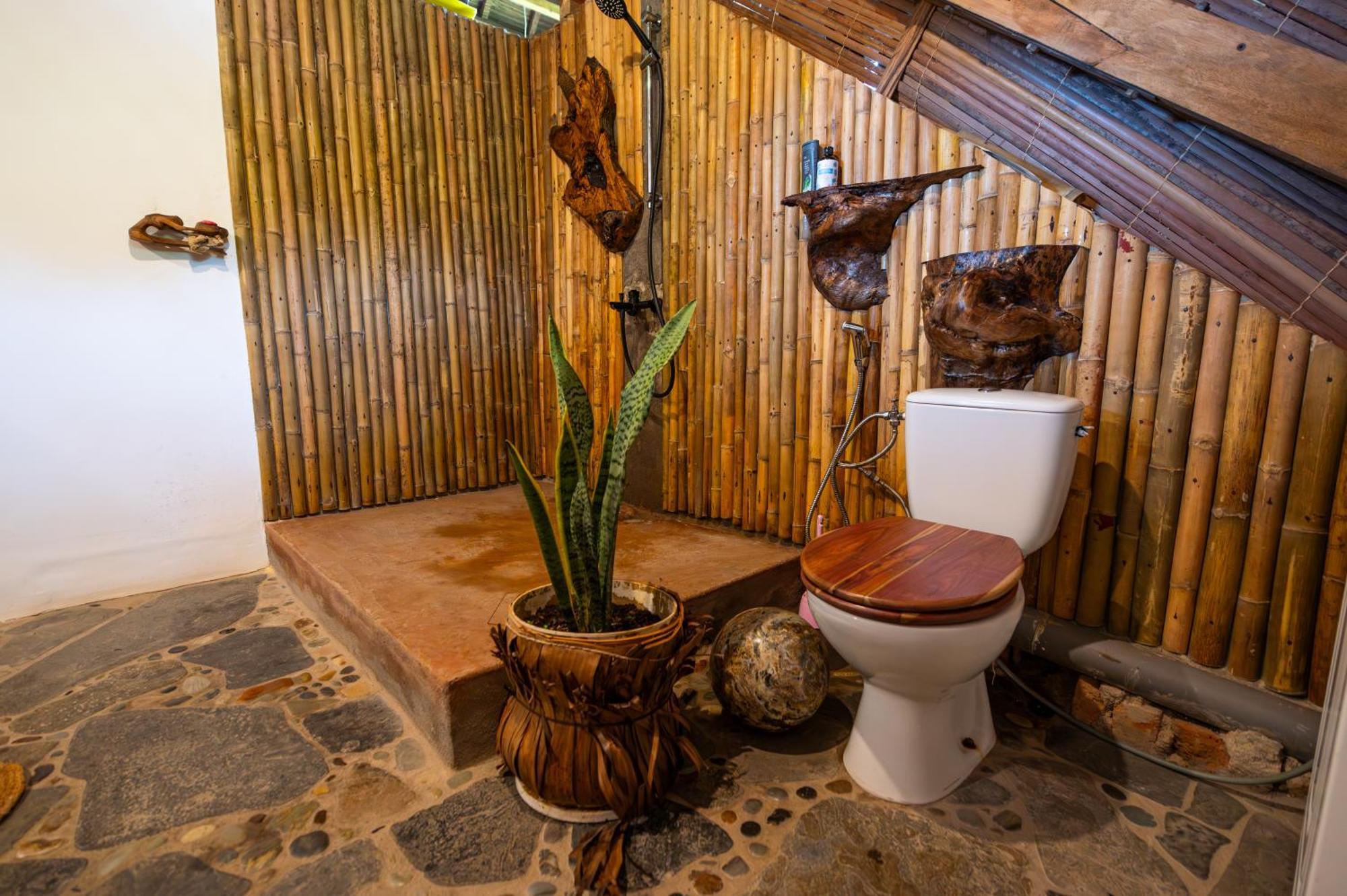 Shambala Madagascar: Beachfront Lodge And Adventures Ambolobozo Luaran gambar
