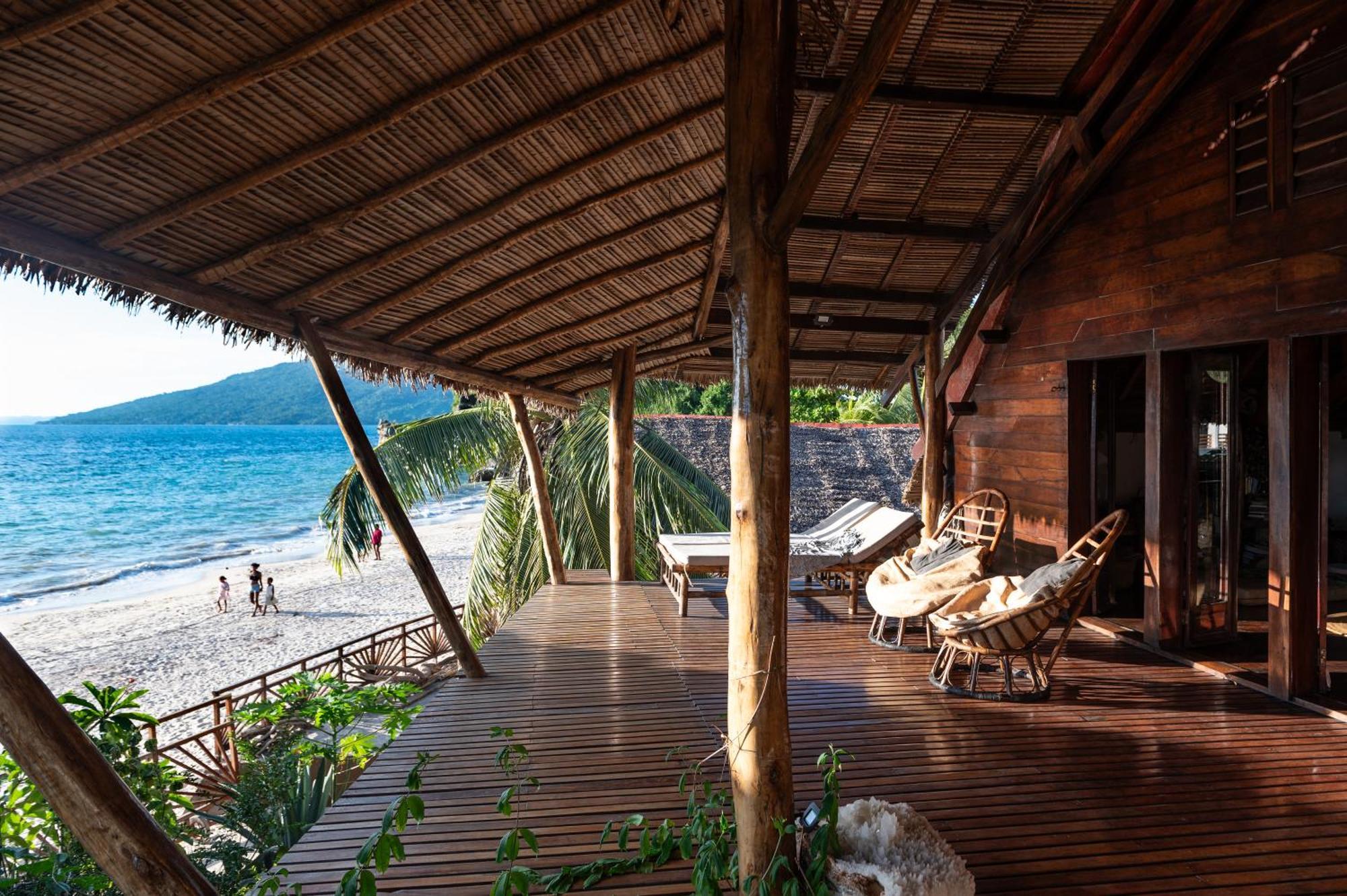 Shambala Madagascar: Beachfront Lodge And Adventures Ambolobozo Luaran gambar